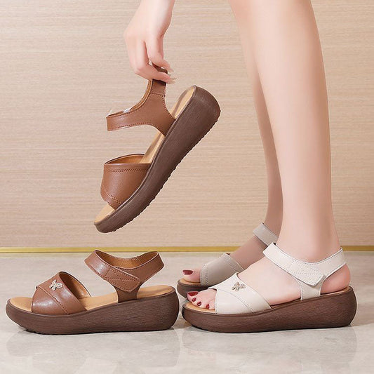 Nuevas sandalias de mariposa